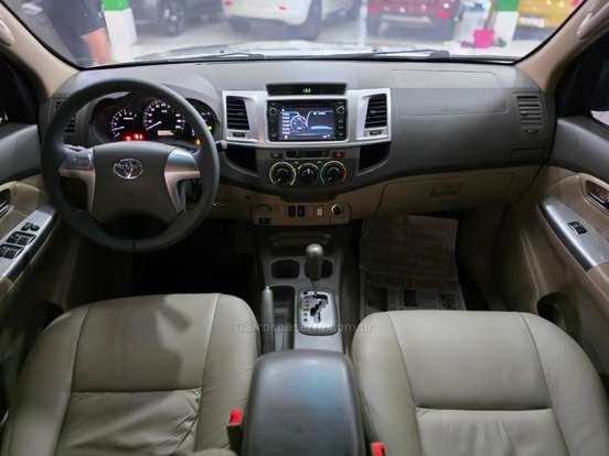 TOYOTA-HILUX SW4-2.7 SR 4X2 16V FLEX 4P AUTOMÁTICO TOYOTA-HILUX SW4-2013