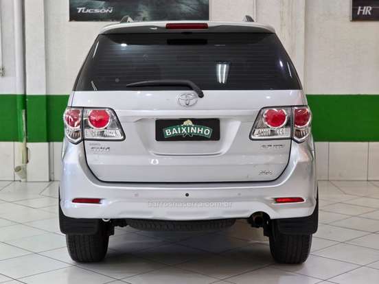 TOYOTA-HILUX SW4-2013
