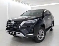 TOYOTA HILUX SW4 2.8 D-4D TURBO DIESEL SRX 4X4 AUTOMÁTICO TOYOTA HILUX SW4 2.8 D-4D TURBO DIESEL SRX 4X4 AUTOMÁTICO