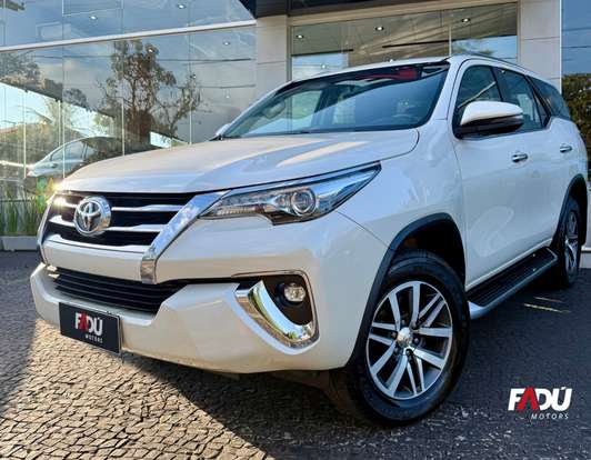 TOYOTA-HILUX SW4-2017