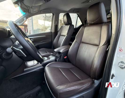 TOYOTA-HILUX SW4-2017