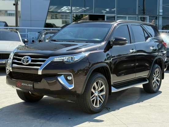 TOYOTA-HILUX SW4-2019