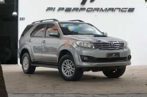 TOYOTA HILUX SW4 3.0 SRV 4X4 16V TURBO INTERCOOLER DIESEL 4P AUTOMÁTICO TOYOTA HILUX SW4 3.0 SRV 4X4 16V TURBO INTERCOOLER DIESEL 4P AUTOMÁTICO