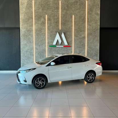 TOYOTA-YARIS-2022