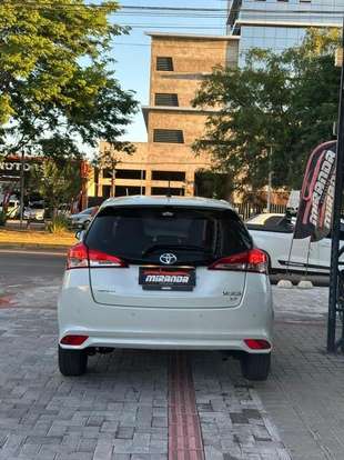 TOYOTA-YARIS-2019