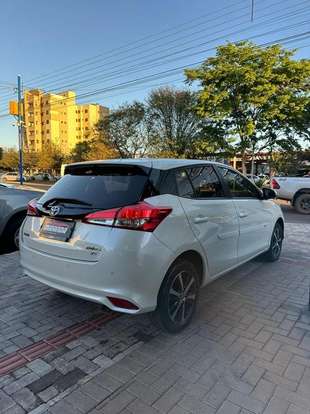 TOYOTA-YARIS-2019