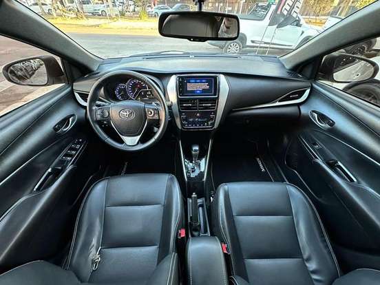 TOYOTA-YARIS-2019