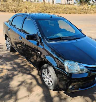 TOYOTA-ETIOS-1.5 XLS SEDAN 16V FLEX 4P MANUAL TOYOTA-ETIOS-2013