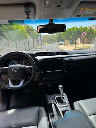 TOYOTA-HILUX-2025