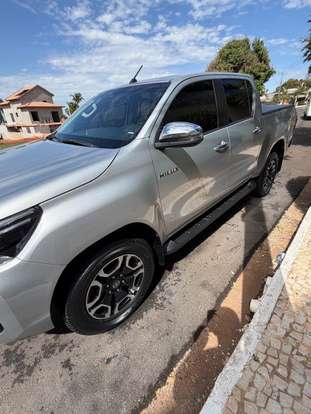 TOYOTA-HILUX-2025