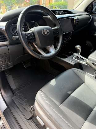 TOYOTA-HILUX-2025