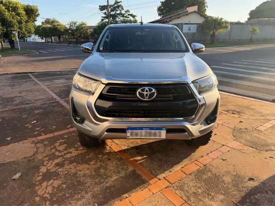 TOYOTA-HILUX-2.8 D-4D TURBO DIESEL CD SRV 4X4 AUTOMÁTICO TOYOTA-HILUX-2023