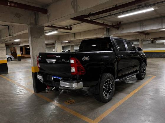 TOYOTA HILUX 2.8 D-4D TURBO DIESEL CD SR 4X4 AUTOMÁTICO