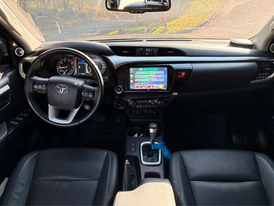 TOYOTA-HILUX-2.8 D-4D TURBO DIESEL CD SRX PLUS 4X4 AUTOMÁTICO TOYOTA-HILUX-2025