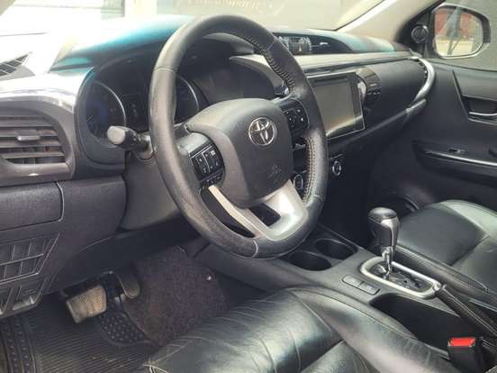 TOYOTA-HILUX-2.8 SRX 4X4 CD 16V DIESEL 4P AUTOMÁTICO TOYOTA-HILUX-2016