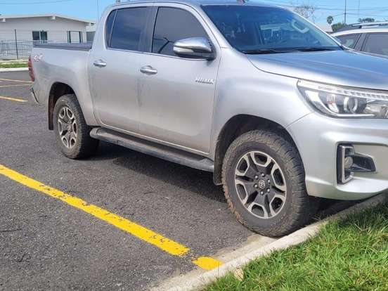 TOYOTA-HILUX-2.8 SRX 4X4 CD 16V DIESEL 4P AUTOMÁTICO TOYOTA-HILUX-2016