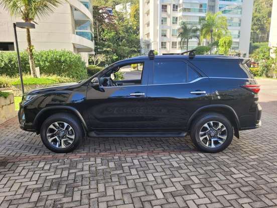 TOYOTA-HILUX SW4-2022