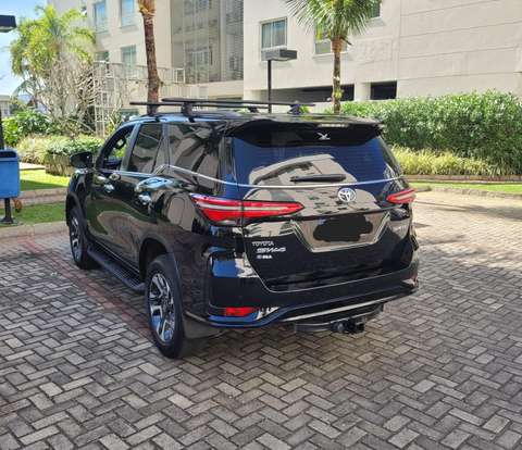 TOYOTA-HILUX SW4-2022