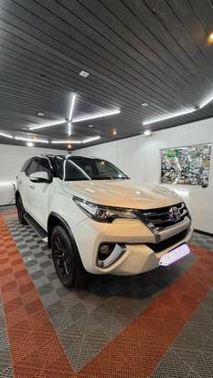 TOYOTA-HILUX SW4-2016