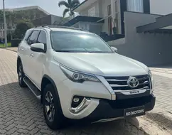 TOYOTA HILUX SW4 2.8 SRX DIAMOND 4X4 7 LUGARES 16V TURBO INTERCOOLER DIESEL 4P AUTOMÁTICO TOYOTA HILUX SW4 2.8 SRX DIAMOND 4X4 7 LUGARES 16V TURBO INTERCOOLER DIESEL 4P AUTOMÁTICO