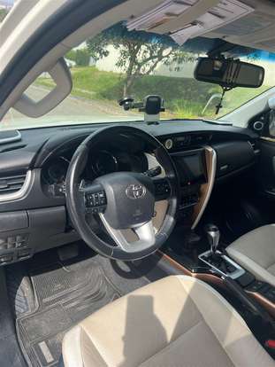 TOYOTA-HILUX SW4-2019