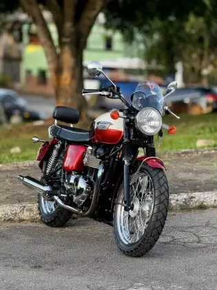 TRIUMPH BONNEVILLE T 100 865 