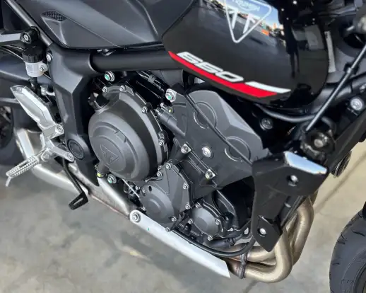 TRIUMPH-TRIDENT 660-2025