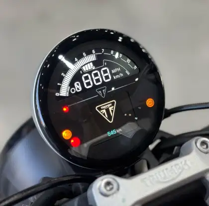 TRIUMPH-TRIDENT 660-2025