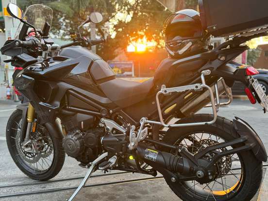 TRIUMPH-TIGER 1200 BLACK EDITION-2025