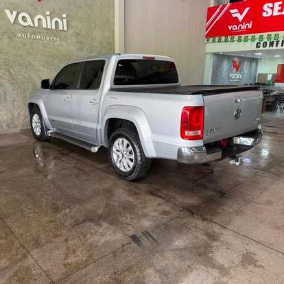 VOLKSWAGEN-AMAROK-2015