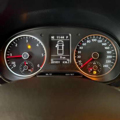 VOLKSWAGEN-AMAROK-2015