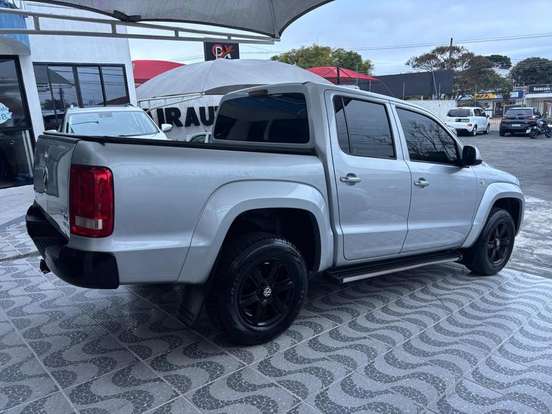 VOLKSWAGEN-AMAROK-2015