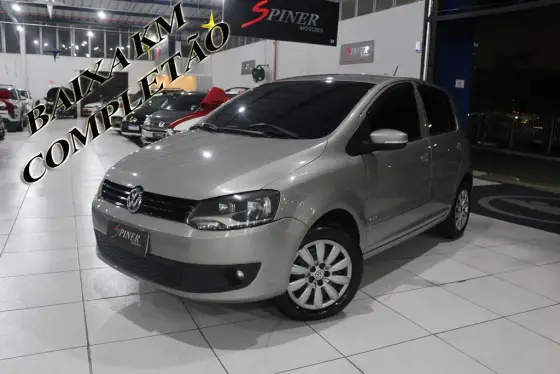 VOLKSWAGEN FOX 1.0 MI TREND 8V FLEX 4P MANUAL VOLKSWAGEN FOX 1.0 MI TREND 8V FLEX 4P MANUAL