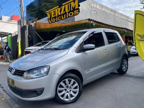 VOLKSWAGEN FOX 1.0 MI TREND 8V FLEX 4P MANUAL VOLKSWAGEN FOX 1.0 MI TREND 8V FLEX 4P MANUAL