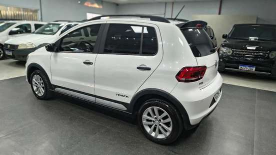 VOLKSWAGEN-FOX-1.0 MPI TRACK 12V FLEX 4P MANUAL VOLKSWAGEN-FOX-2016