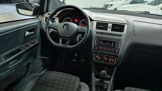 VOLKSWAGEN-FOX-2016