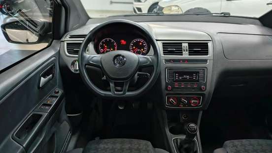 VOLKSWAGEN-FOX-2016