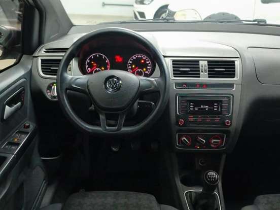 VOLKSWAGEN-FOX-1.0 MPI TRACK 12V FLEX 4P MANUAL VOLKSWAGEN-FOX-2016