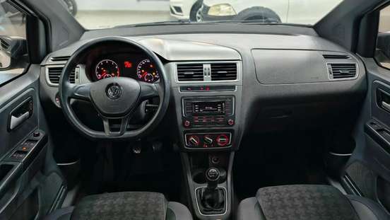 VOLKSWAGEN-FOX-2016