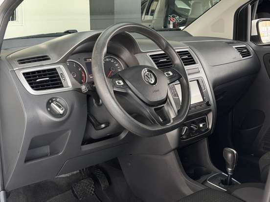 VOLKSWAGEN-FOX-2017