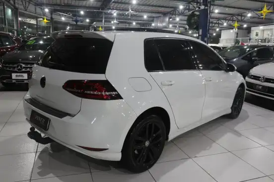 VOLKSWAGEN-GOLF-2013