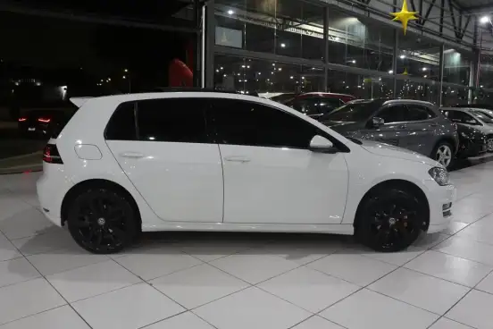 VOLKSWAGEN-GOLF-1.4 TSI HIGHLINE 16V GASOLINA 4P AUTOMÁTICO VOLKSWAGEN-GOLF-2013
