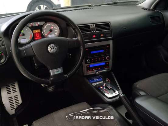 VOLKSWAGEN-GOLF-2010