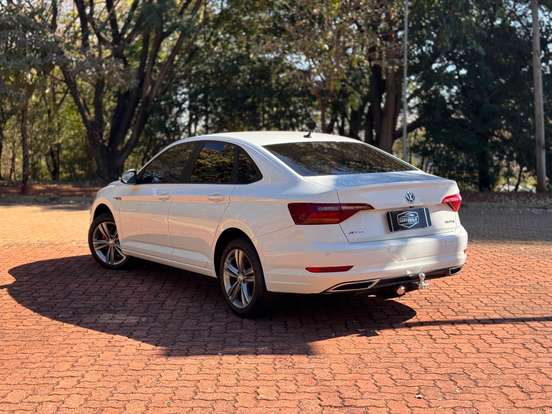 VOLKSWAGEN-JETTA-1.4 250 TSI TOTAL FLEX R-LINE TIPTRONIC VOLKSWAGEN-JETTA-2018