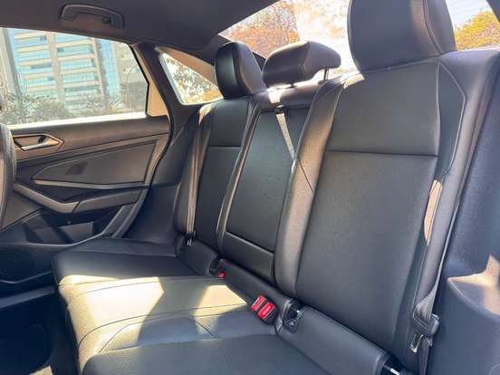 VOLKSWAGEN-JETTA-2018