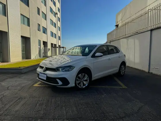 VOLKSWAGEN POLO 1.0 MPI MANUAL VOLKSWAGEN POLO 1.0 MPI MANUAL