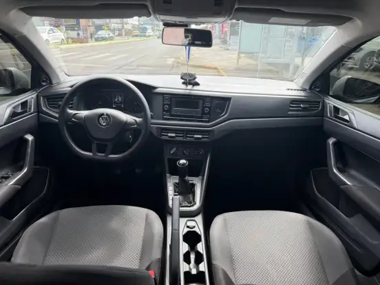 VOLKSWAGEN-POLO-2019