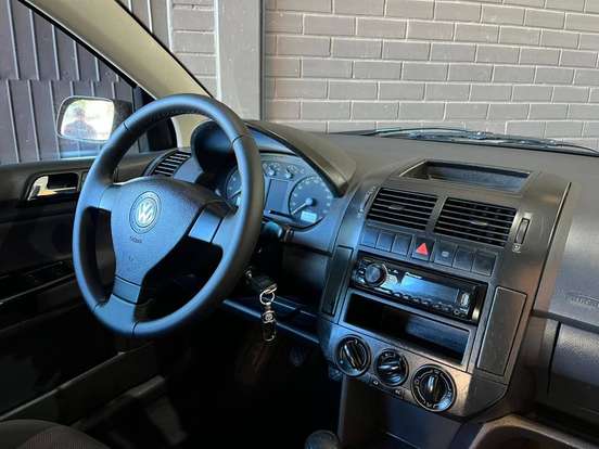 VOLKSWAGEN-POLO-2008
