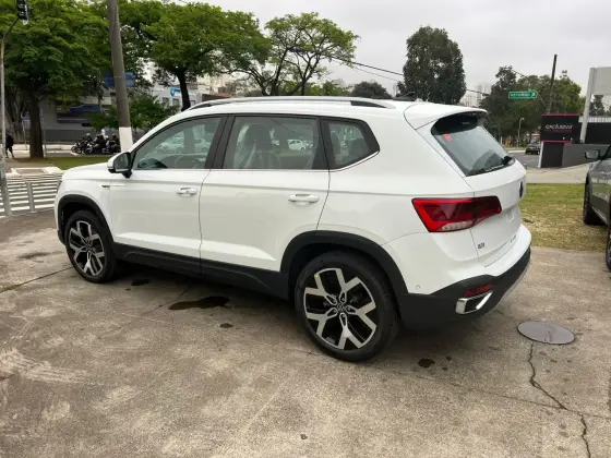 VOLKSWAGEN TAOS 1.4 250 TSI TOTAL FLEX HIGHLINE AUTOMÁTICO VOLKSWAGEN TAOS 1.4 250 TSI TOTAL FLEX HIGHLINE AUTOMÁTICO