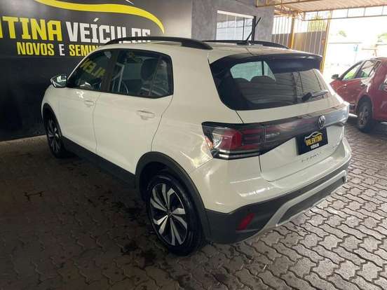 VOLKSWAGEN-T-CROSS-1.0 200 TSI TOTAL FLEX AUTOMÁTICO VOLKSWAGEN-T-CROSS-2024